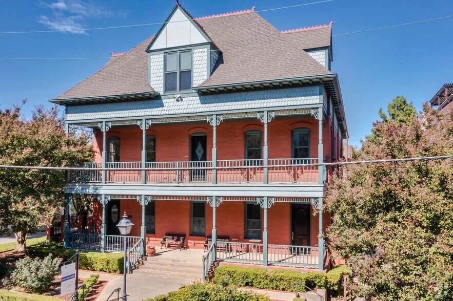 Primary Photo Of 2707 State St, Dallas Office Residential For Lease