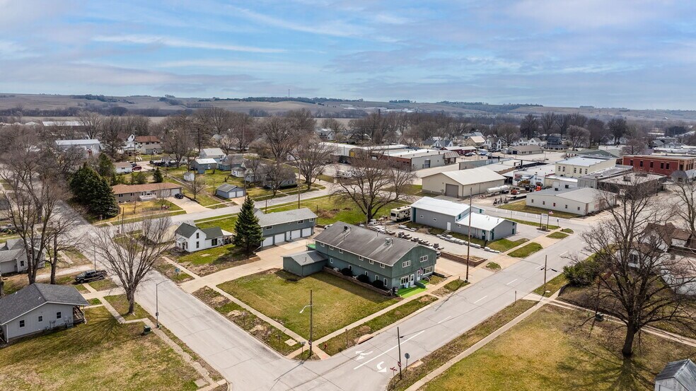 More Photos Of 812 6th St, Harlan Apartments For Sale