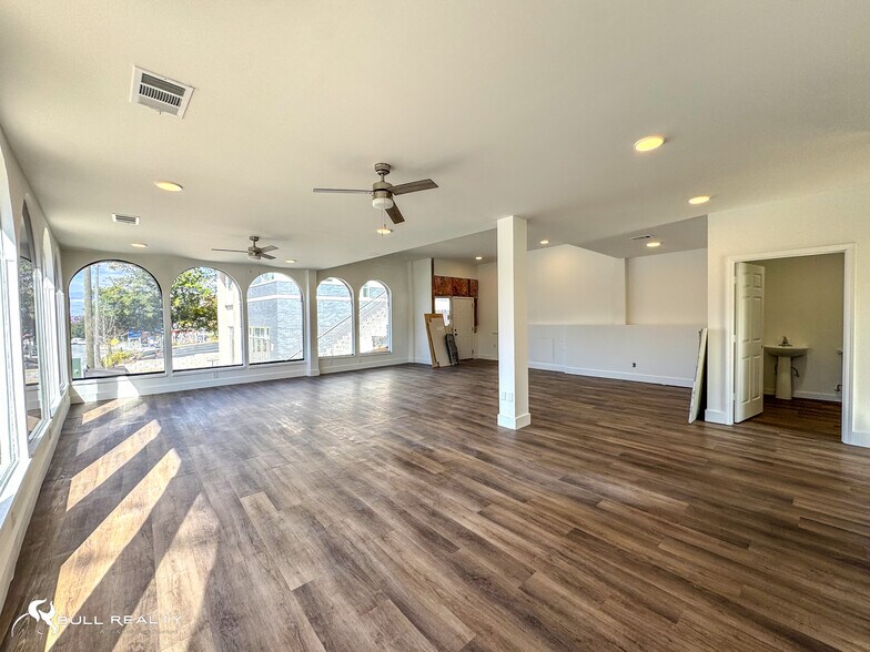 More Photos Of 1927 Piedmont Cir NE, Atlanta Storefront Retail Office For Lease