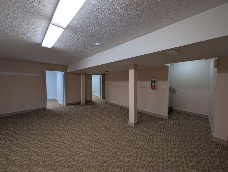 More Photos Of 7115 W Saanich Rd, Central Saanich Apartments For Sale