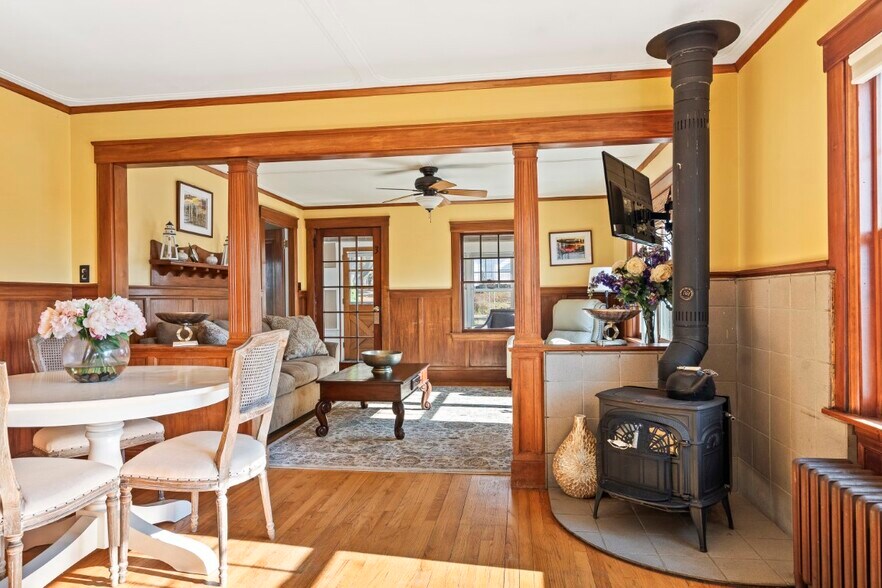 More Photos Of 47 & 49 Atlantic Avenue, Boothbay Harbor Flex For Sale