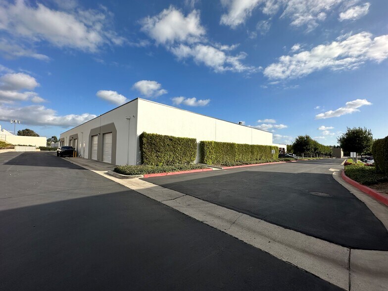 More Photos Of 2701-2715 Saturn St, Brea Light Distribution For Sale