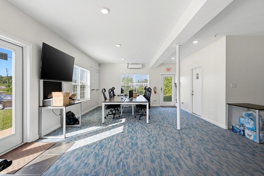 More Photos Of 3601 Commerce Dr, Arnold Office For Sale