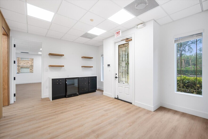 More Photos Of 8626 N Himes Ave, Tampa Medical For Lease