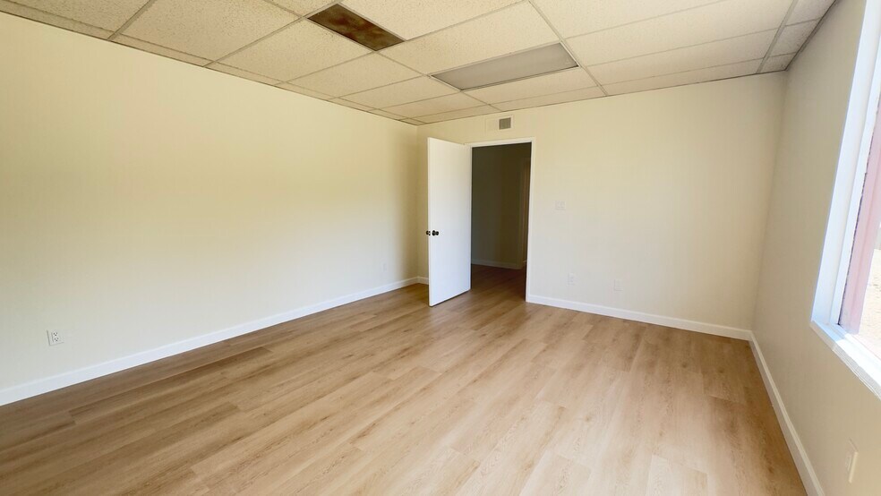 More Photos Of 1100-1160 E Route 66, Glendora Office For Lease