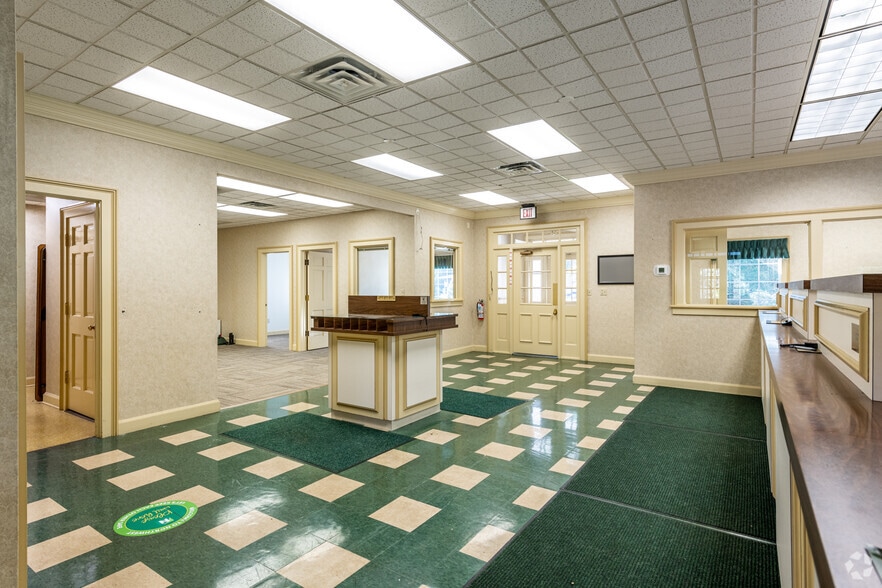 More Photos Of 1903 Hubbard Rd, Madison Office For Sale