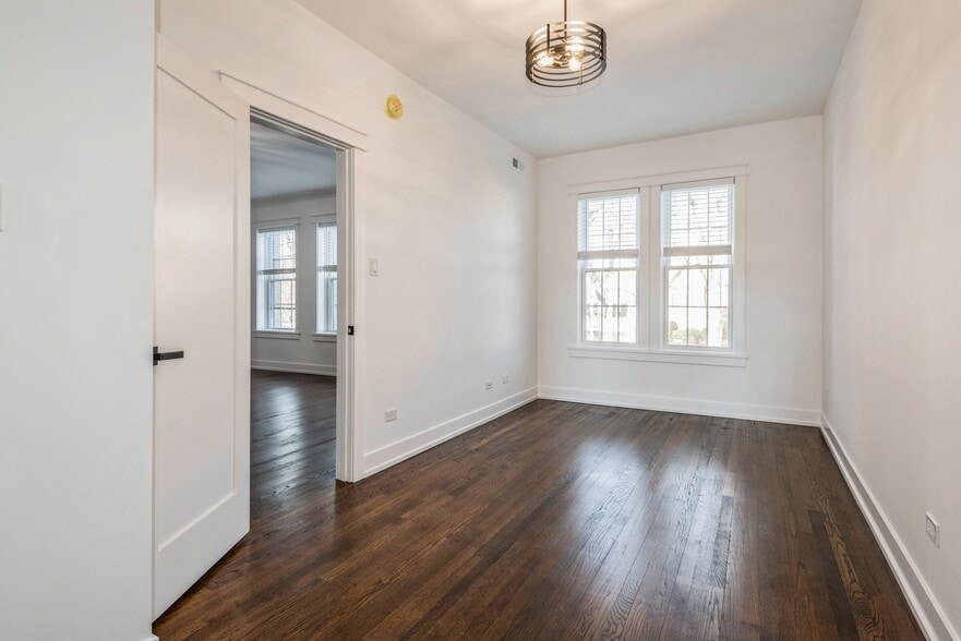 More Photos Of 1535 W Estes Ave, Chicago Multifamily For Sale