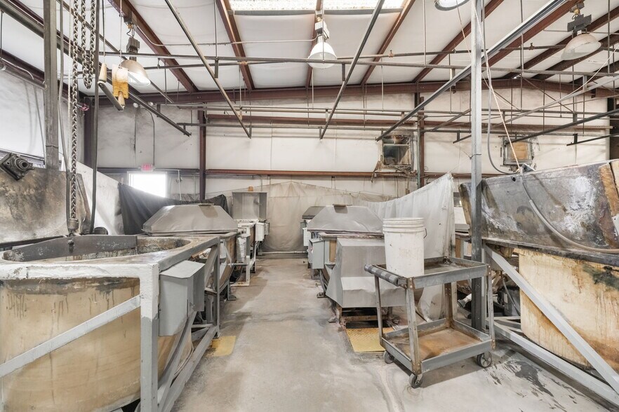 More Photos Of 480 Pat Ave, Overton Industrial For Sale