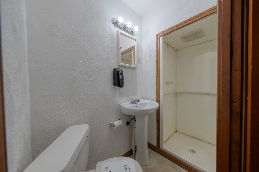 More Photos Of 340 Center Ave, Pittsburgh Medical For Sale