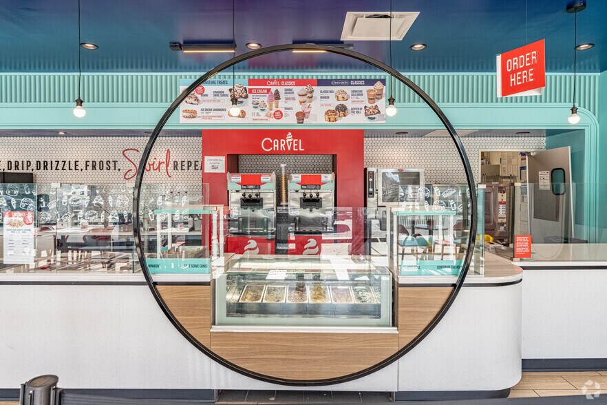 More Photos Of 1655-1671 E Colorado Blvd, Pasadena Fast Food For Lease