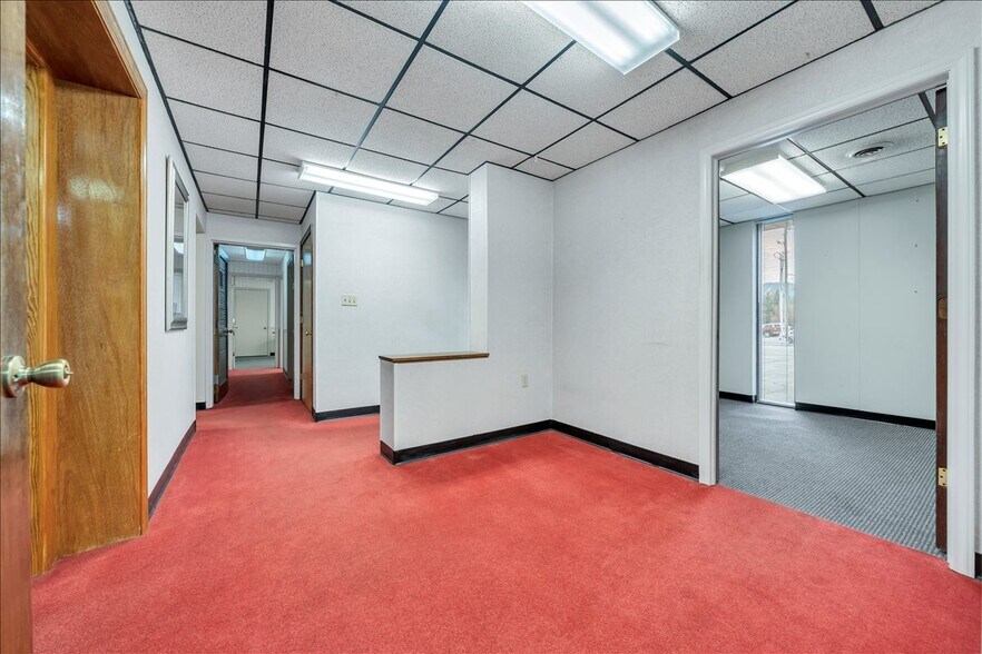 More Photos Of 356-358 Campbell Ave NW, Roanoke Office For Sale