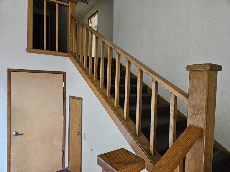 More Photos Of 142 N 9th St, Modesto Office For Lease
