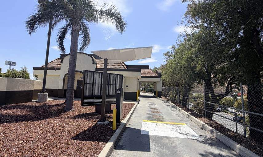 More Photos Of 4718 Green River Rd, Corona Restaurant For Lease