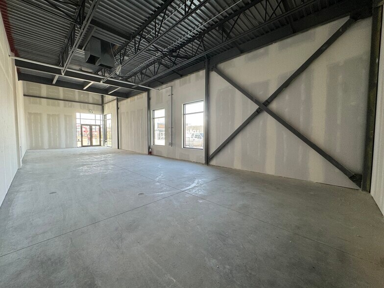 More Photos Of 5745 50 St NW, Edmonton Storefront For Sale