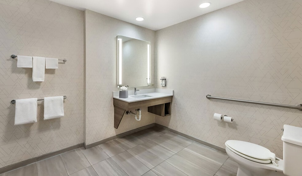 More Photos Of 13330 Cicero Ave, Crestwood Hotel For Sale