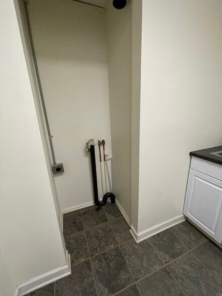 More Photos Of 344-350 Silas Deane Hwy, Wethersfield Medical For Lease