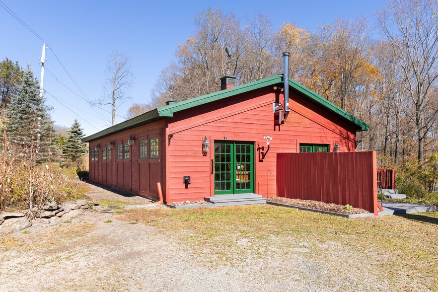 More Photos Of 304 Sutherland Rd, East Meredith Specialty For Sale