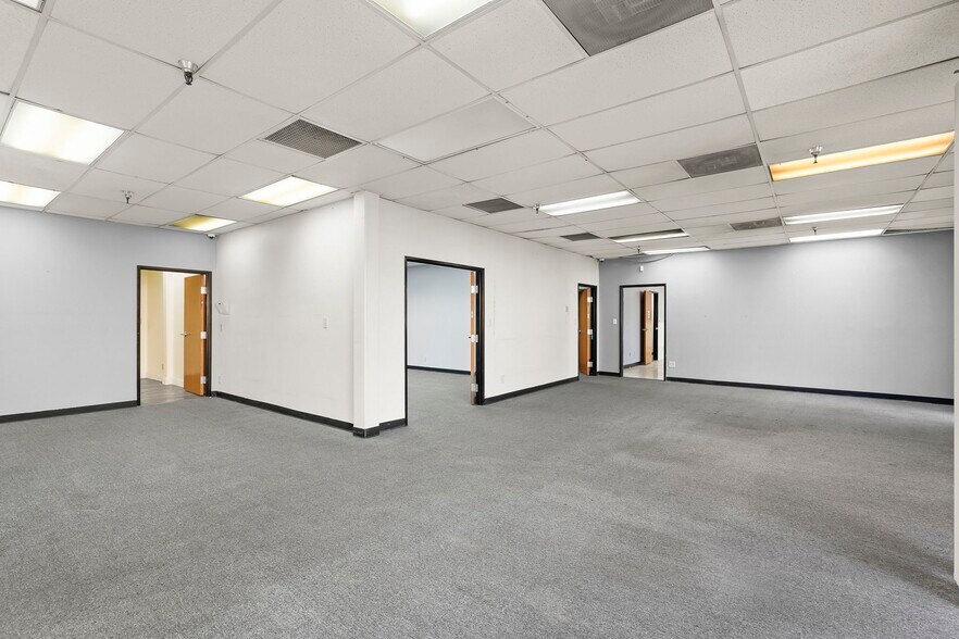 More Photos Of 802-808 Packer Way, Sparks Warehouse For Lease