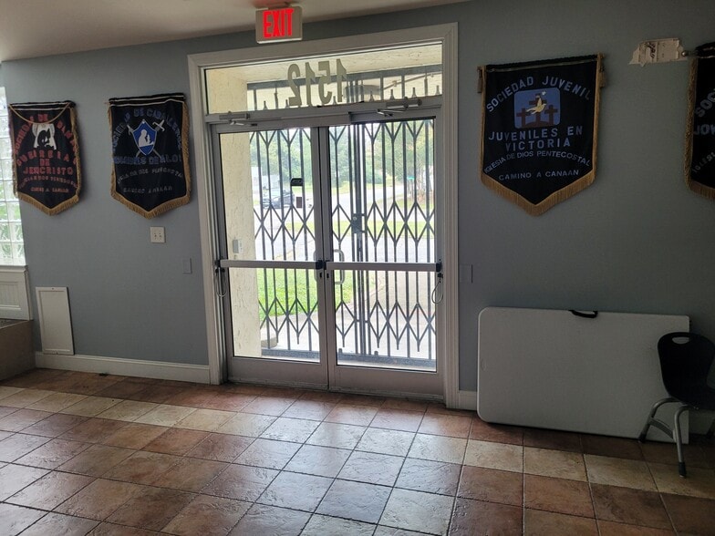 More Photos Of 1512 Garner Rd, Raleigh Warehouse For Lease