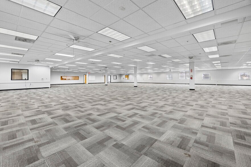 More Photos Of 4240 S Lees Summit Rd, Independence Office For Lease