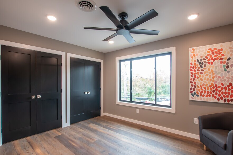 More Photos Of 577 English St, Bristol Apartments For Sale