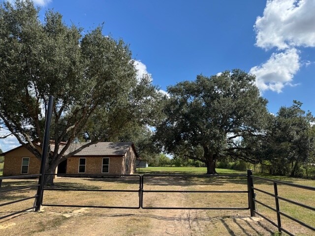 More Photos Of 22914 FM 362, Waller Office For Sale