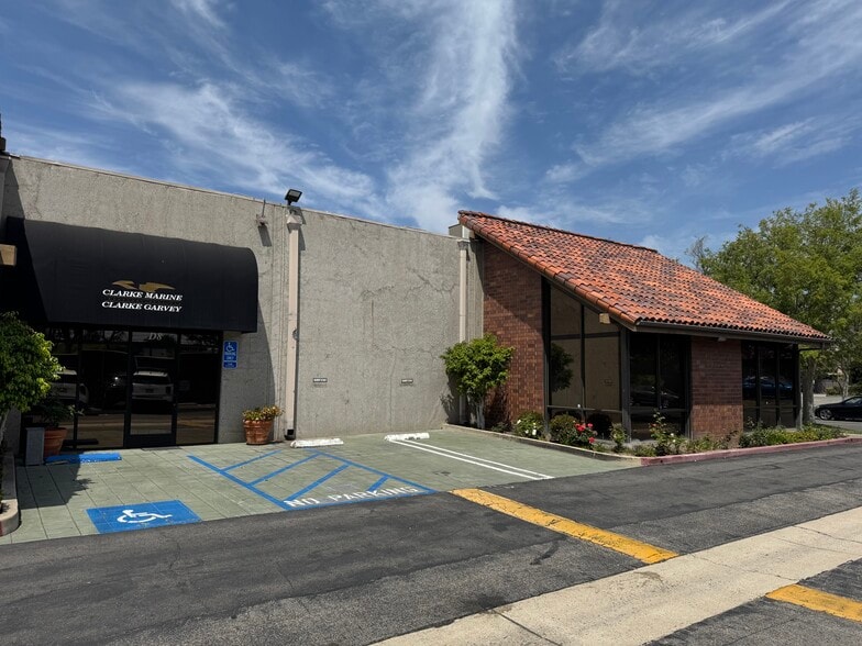 More Photos Of 245 Fischer Ave, Costa Mesa Light Manufacturing For Sale