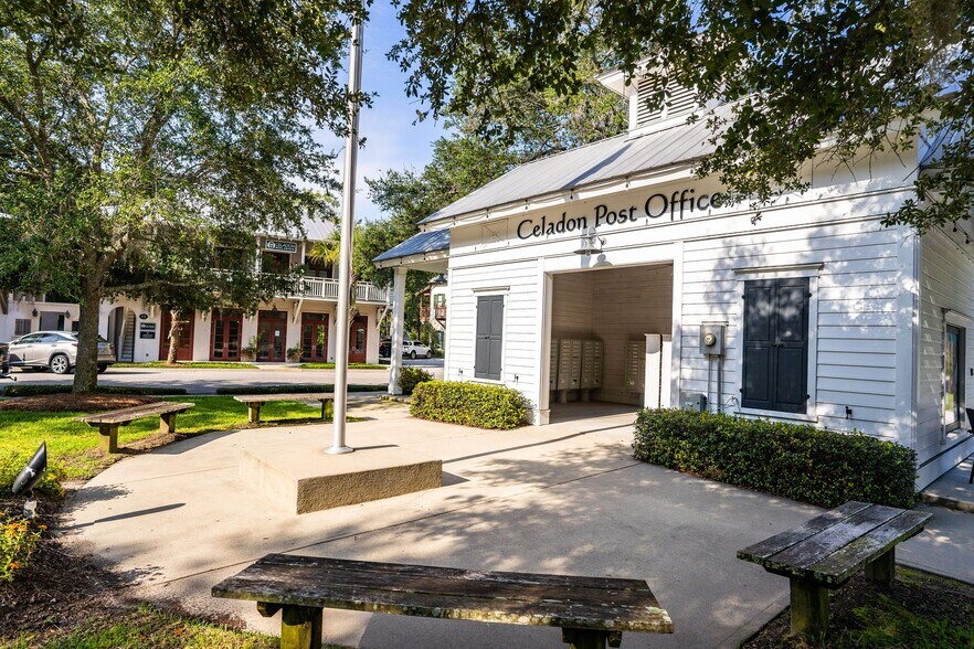 More Photos Of 12 Celadon Dr, Beaufort Storefront Retail Office For Sale