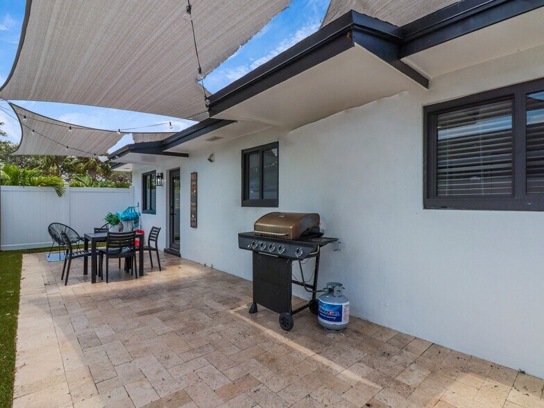 More Photos Of 1705-1709 NE 3rd Ave, Delray Beach Apartments For Sale