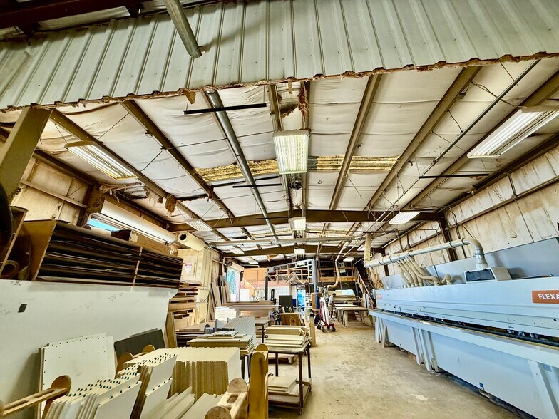 More Photos Of 2914 Kenilworth Blvd, Sebring Industrial For Sale