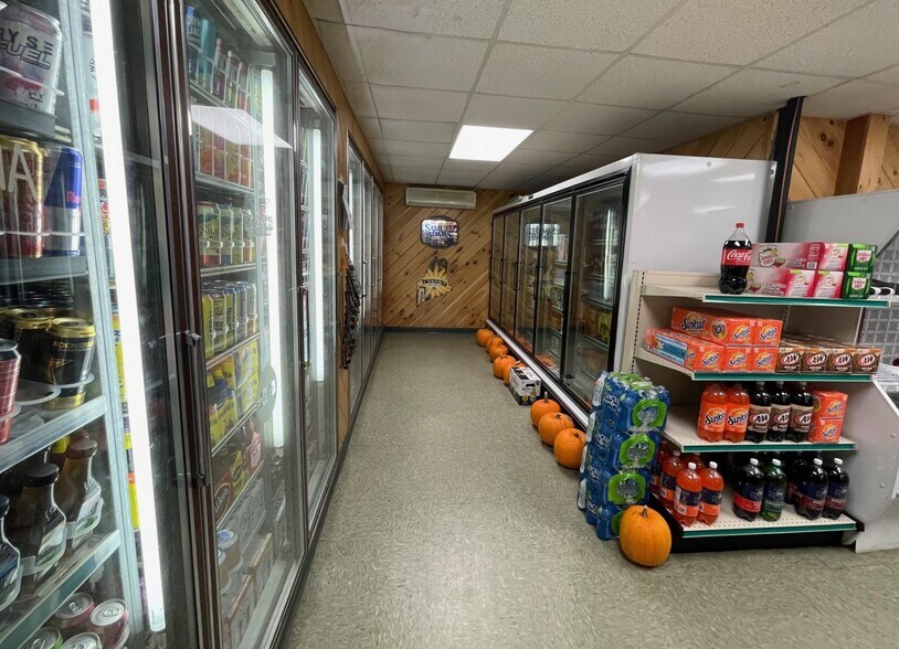 More Photos Of 21 Corinna Road Rd, Saint Albans Convenience Store For Sale