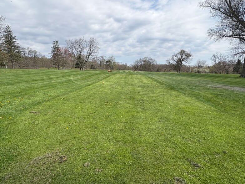 More Photos Of 318 Tanglewood Rd, Pulaski Golf Course Driving Range For Sale