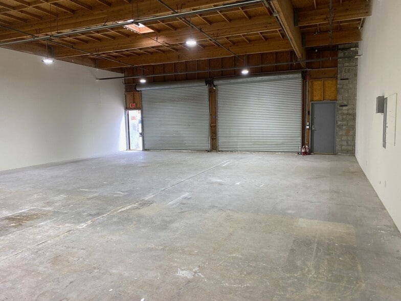 More Photos Of 1792 Callens Rd, Ventura Distribution For Lease