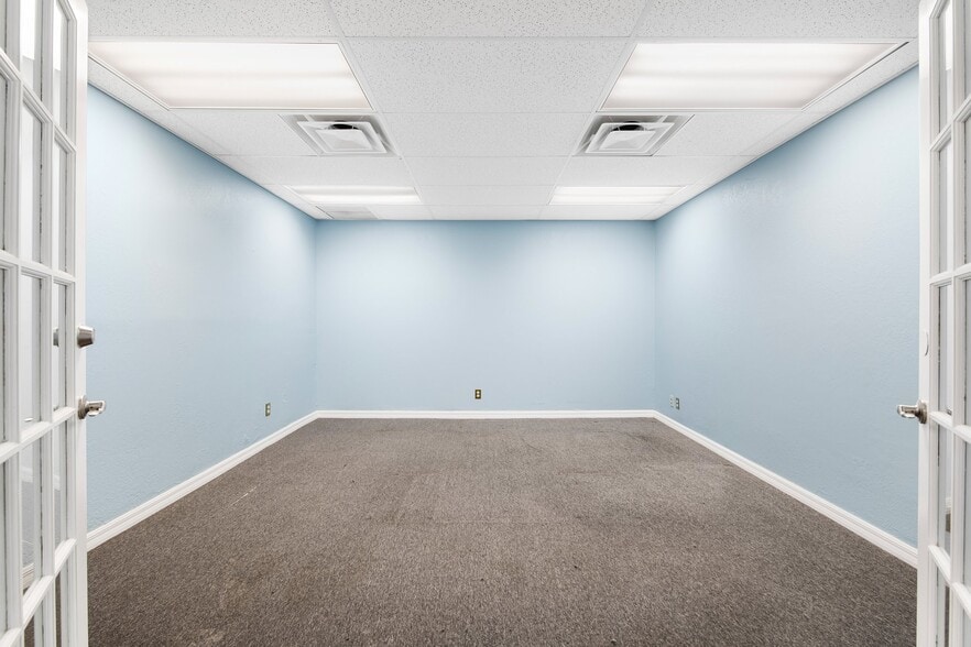 More Photos Of 255 Commercial Blvd, Lauderdale By The Sea Storefront Retail Office For Lease