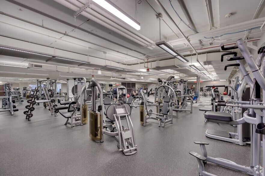 More Photos Of 1701 Golf Rd, Rolling Meadows Coworking Space