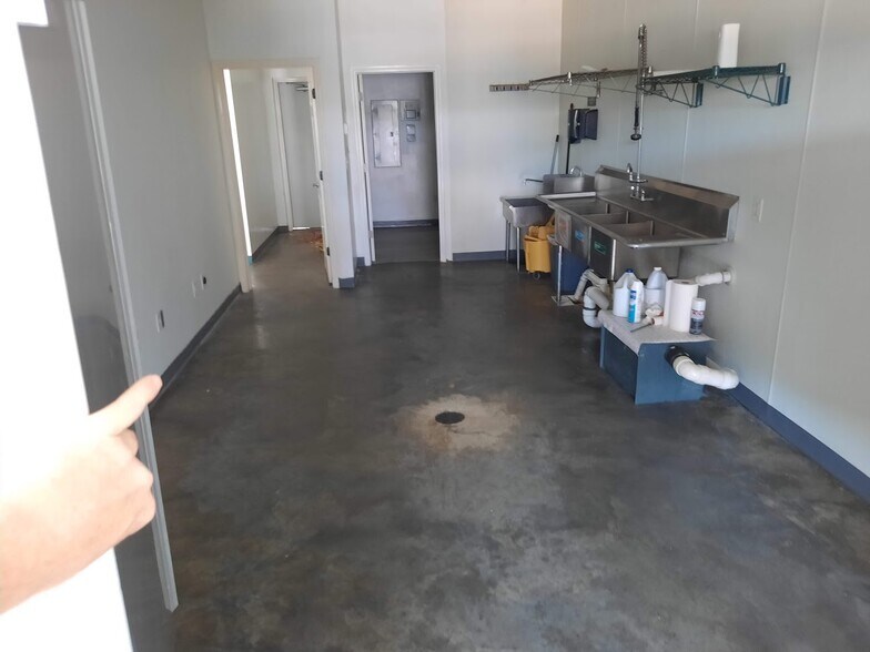 More Photos Of 670 Oneal Ln, Baton Rouge Storefront For Lease