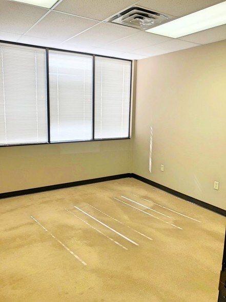 More Photos Of 1720 Kaliste Saloom Rd, Lafayette Office For Lease