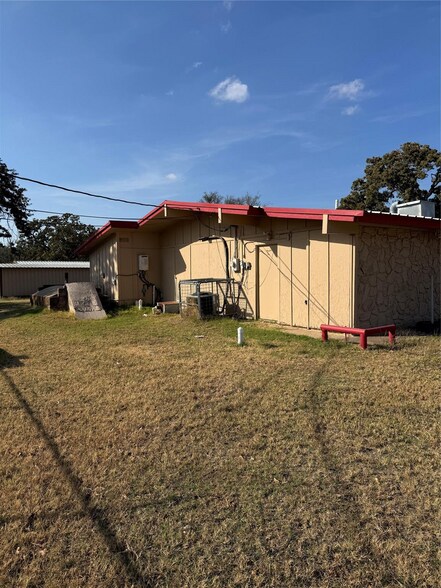 More Photos Of 1300 Liberty School Rd, Azle General Retail For Lease