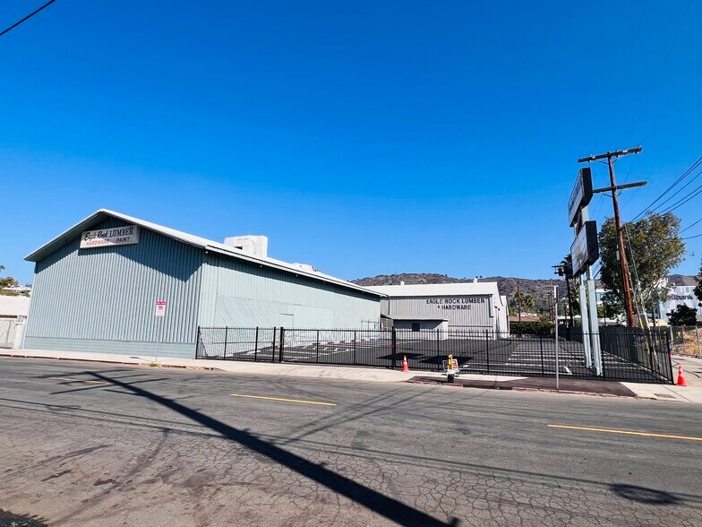 More Photos Of 2219 Fair Park Ave, Los Angeles Warehouse For Lease