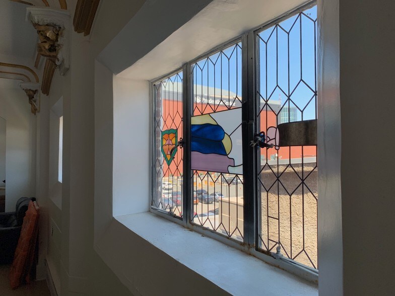 More Photos Of 18 Green St, Newark Storefront Retail Office For Lease