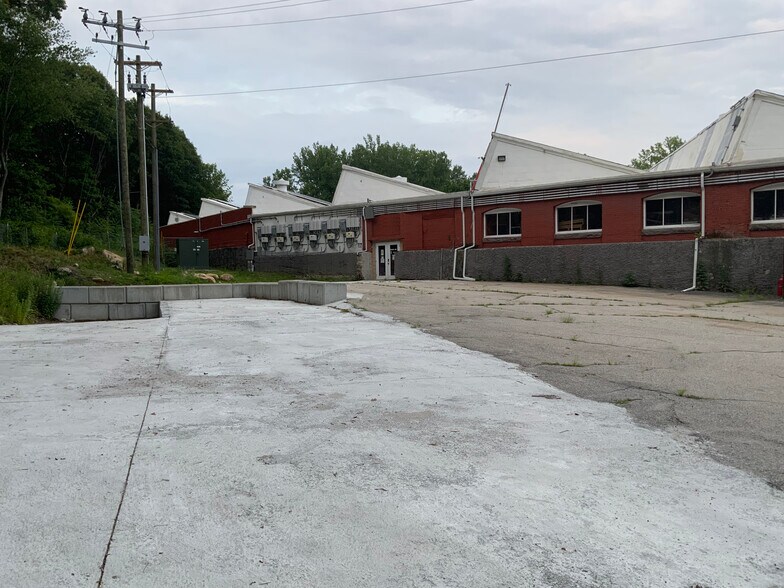 More Photos Of 129 Brookside Ave, West Warwick Manufacturing For Lease