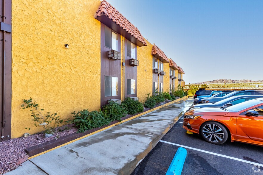 More Photos Of 336 Lee Ave, Bullhead City Hotel For Sale