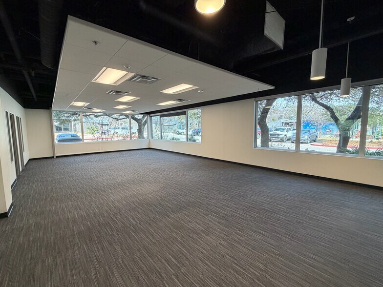 More Photos Of 411 W Main St, Round Rock Unknown For Lease