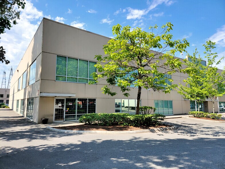 More Photos Of 7 Burbidge St, Coquitlam Warehouse For Lease