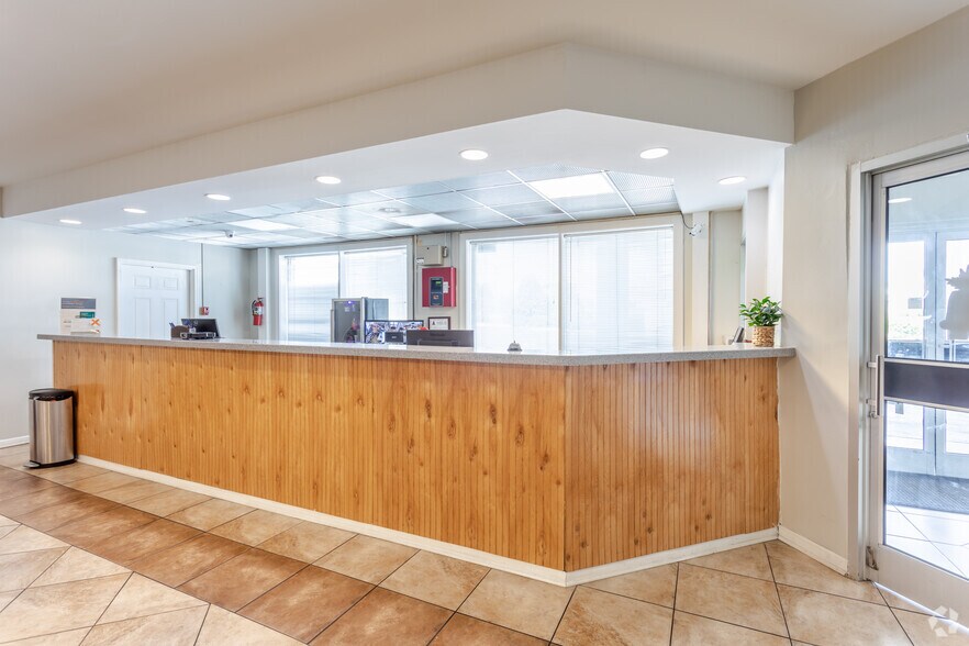 More Photos Of 3030 N Roberts Ave, Lumberton Hotel For Sale