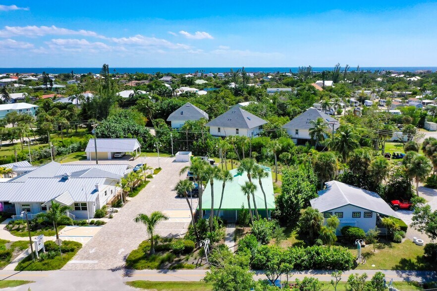 More Photos Of 1025 Periwinkle Way, Sanibel Storefront For Sale