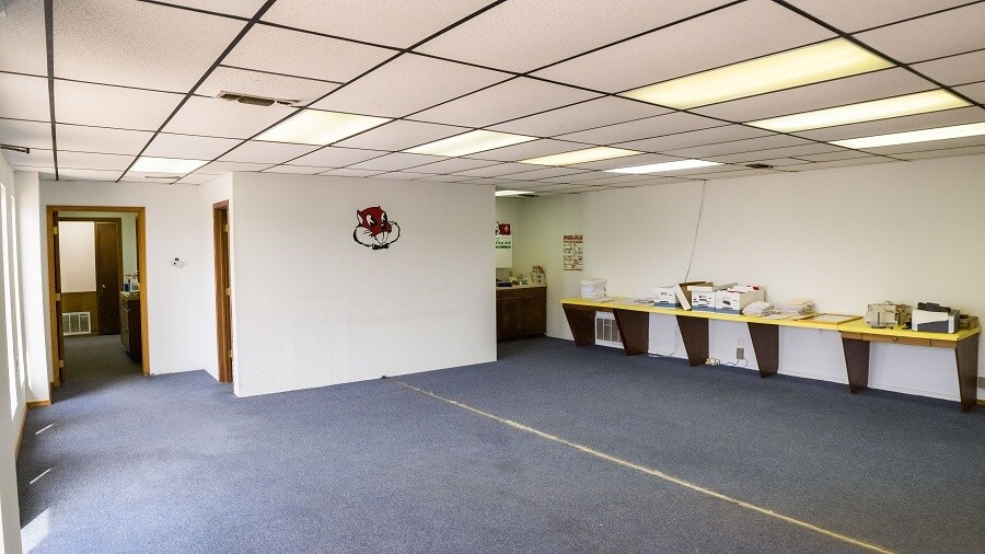 More Photos Of 4310 Oklahoma Ave, Woodward Distribution For Sale