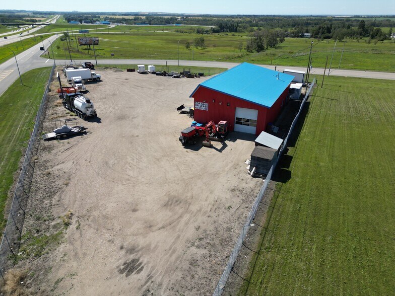 More Photos Of 3208 52 Av, Innisfail Warehouse For Sale