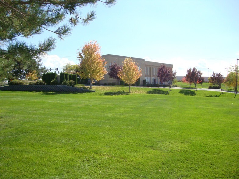 More Photos Of 1715 Pole Line Rd E, Twin Falls Bank For Sale