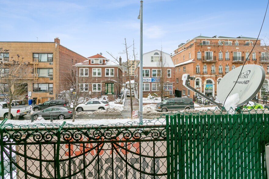 More Photos Of 3745 75th St, Flushing Apartments For Lease